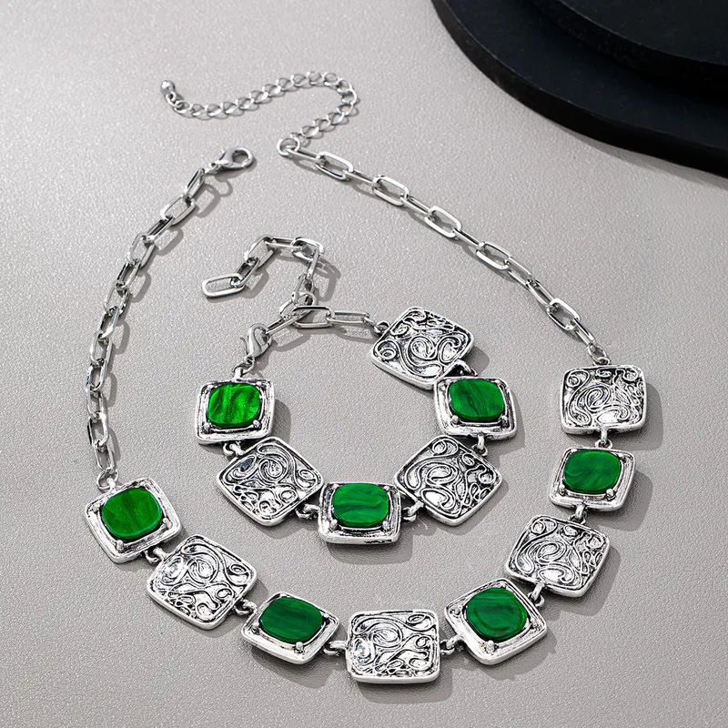 ELEGANTE EN PATRON CUADRADO EN METAL