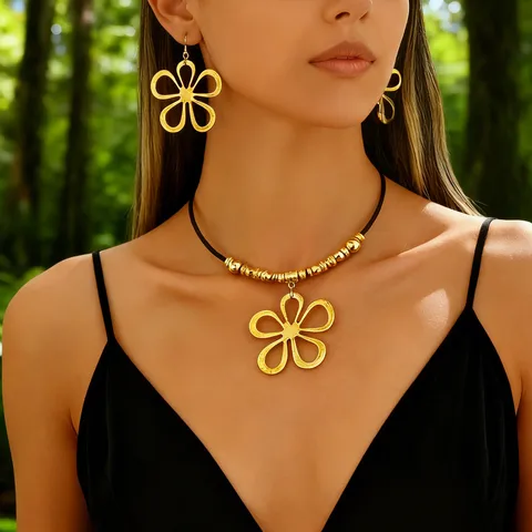 CONJUNTO DISENO CON FLORES EN ALEACION