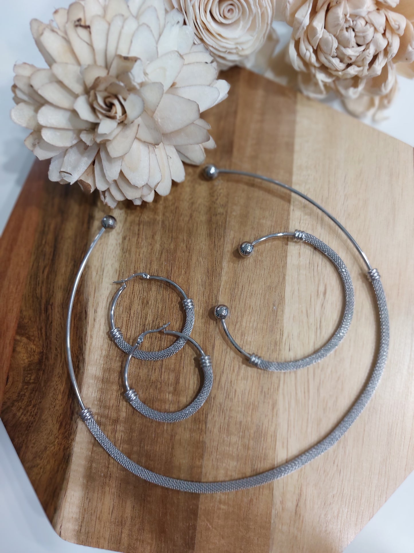 SIMPLE STYLE CIRCLE CHOKER